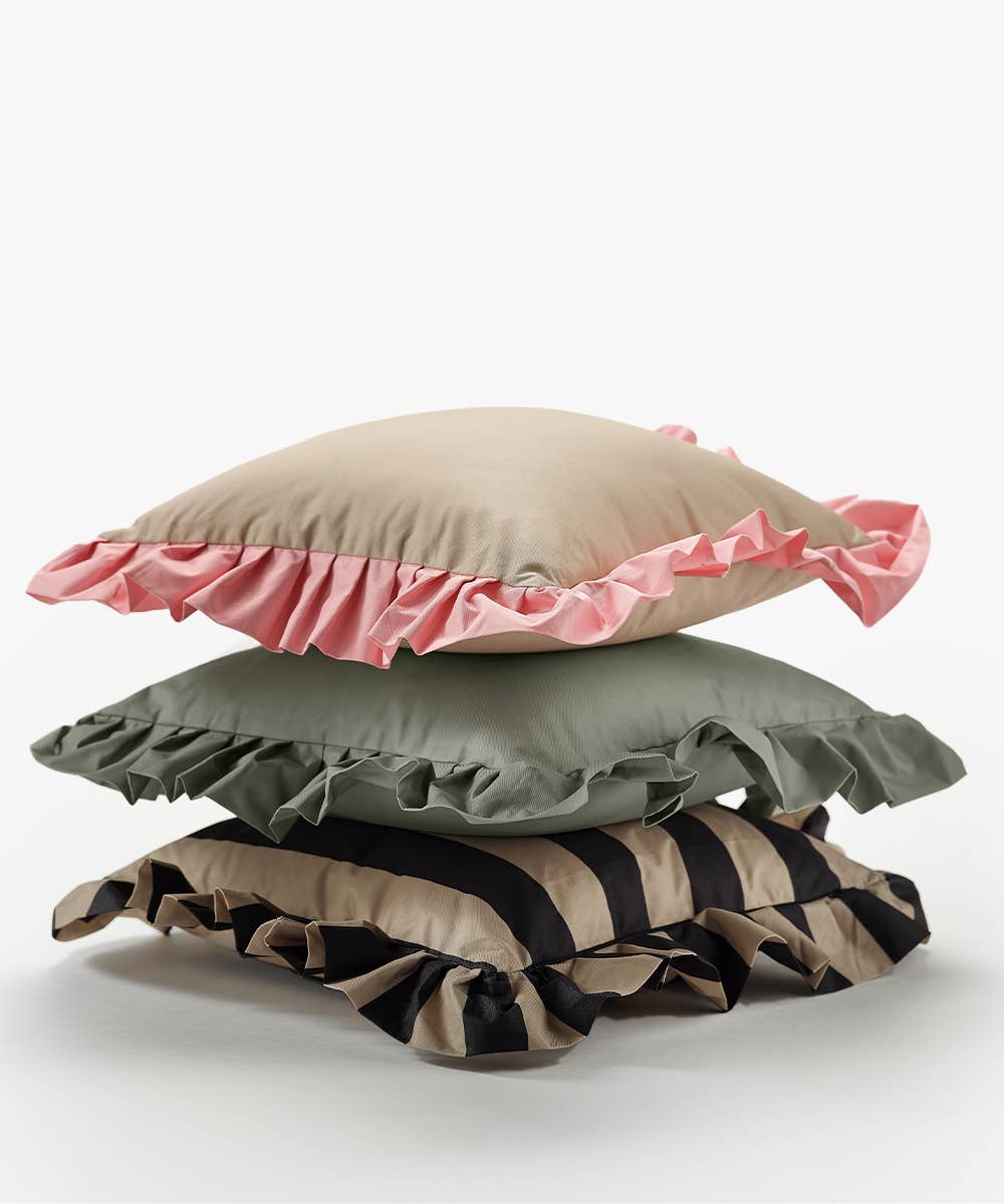 Outdoor Pillow Ruffle Black/Beige