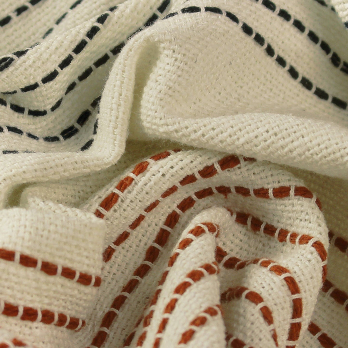 Banda Tasselled Throw Pecan/Black/ cream