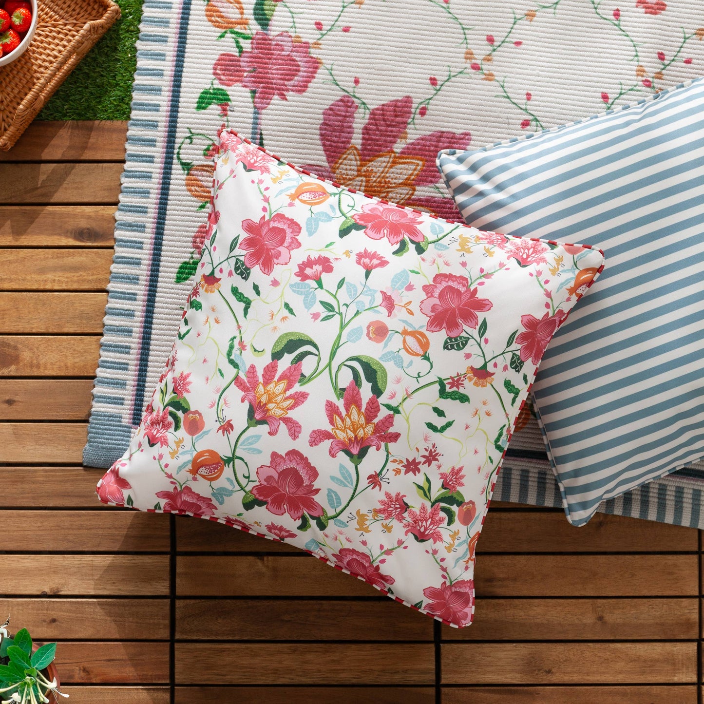 Floral Outdoor Cushion pink, Candy Red