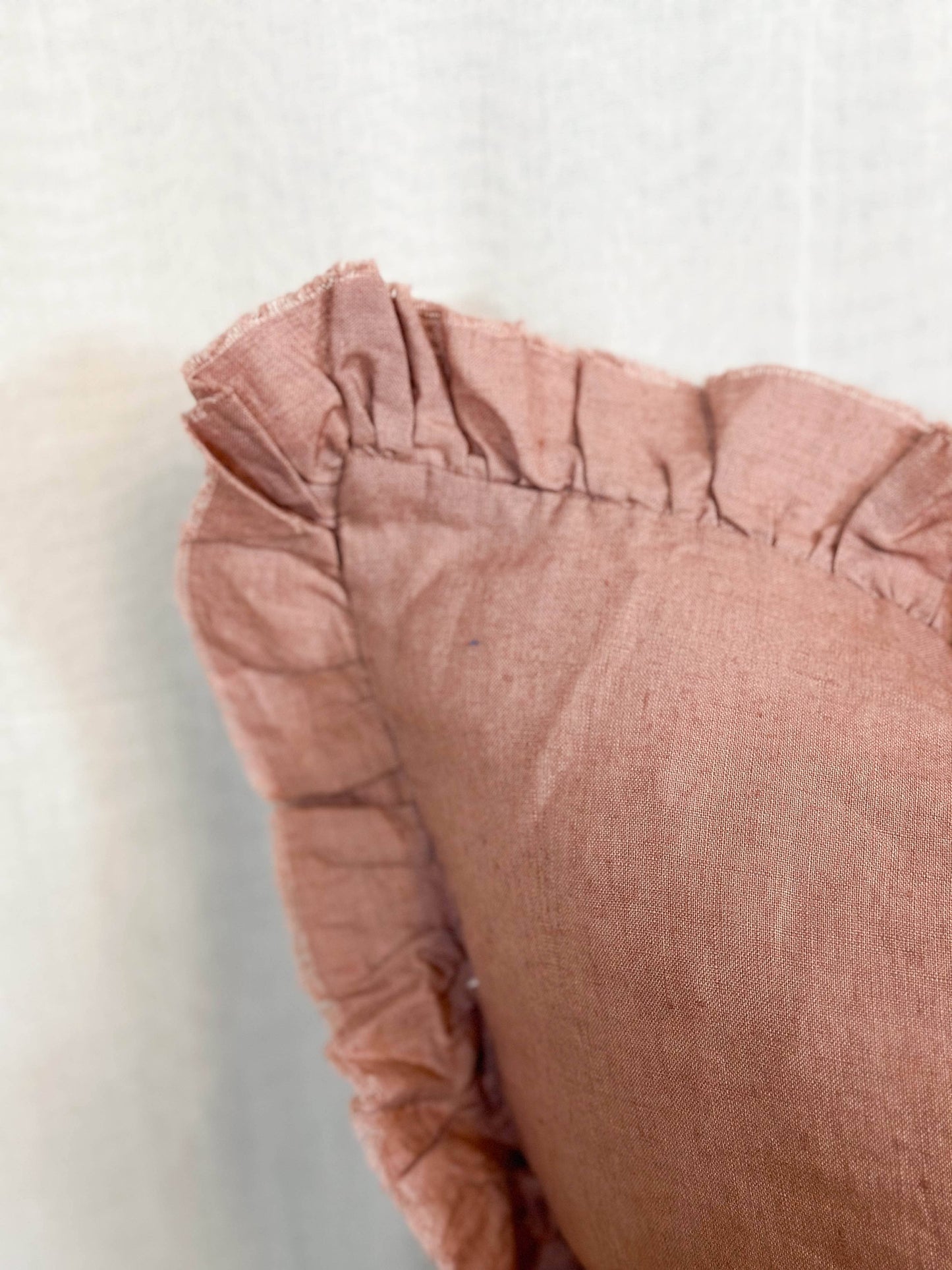 Ruffled Linen Cushion Cover 45x45 – Dusty Pink